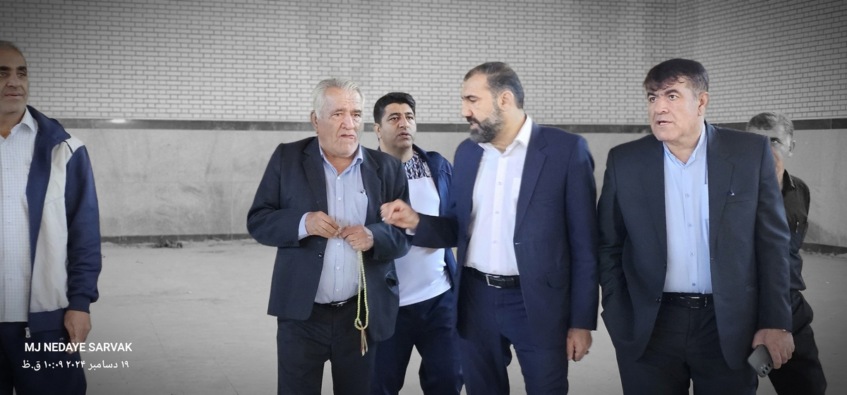 دهقان مدیرکل ورزش استان وخوبی مفاون توسعه وهیئت همراه امروزپنج شنیه ازپروژه های ورزشی شهرستان دیدن کردن