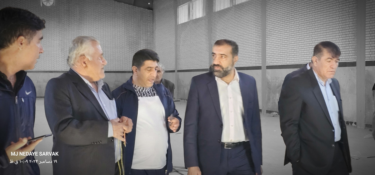 دهقان مدیرکل ورزش استان وخوبی مفاون توسعه وهیئت همراه امروزپنج شنیه ازپروژه های ورزشی شهرستان دیدن کردن