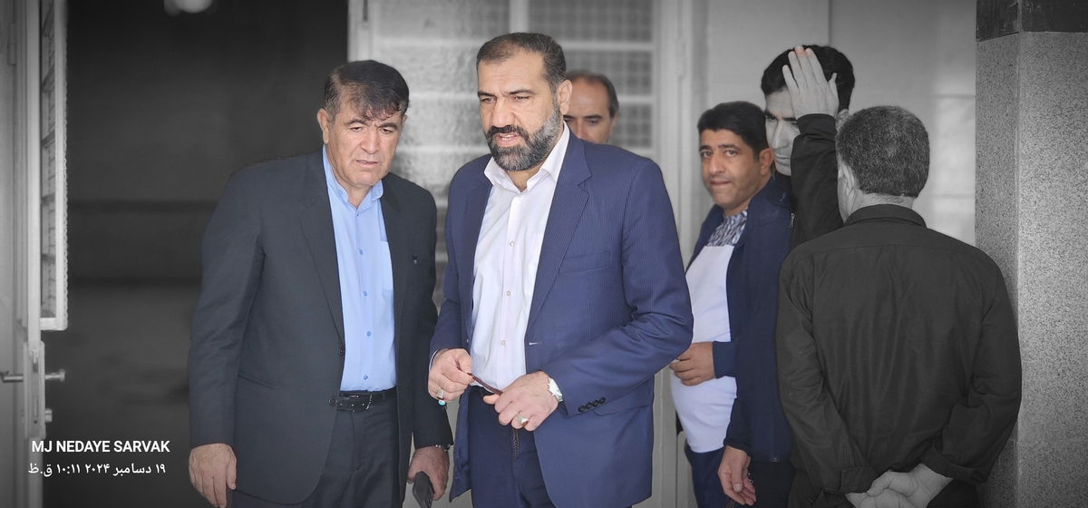 دهقان مدیرکل ورزش استان وخوبی مفاون توسعه وهیئت همراه امروزپنج شنیه ازپروژه های ورزشی شهرستان دیدن کردن