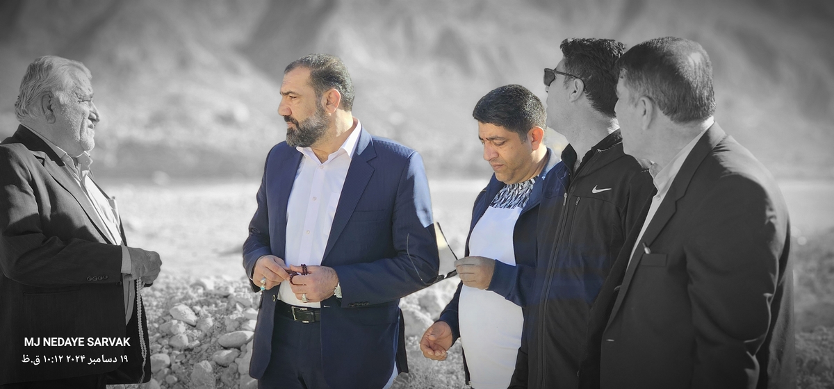 دهقان مدیرکل ورزش استان وخوبی مفاون توسعه وهیئت همراه امروزپنج شنیه ازپروژه های ورزشی شهرستان دیدن کردن