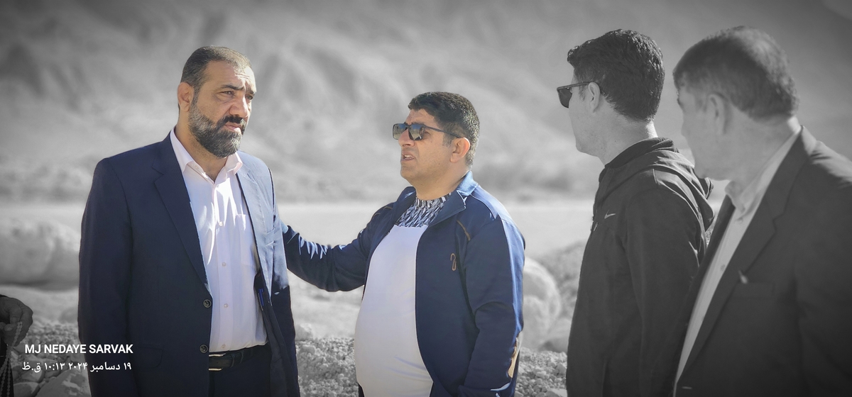 دهقان مدیرکل ورزش استان وخوبی مفاون توسعه وهیئت همراه امروزپنج شنیه ازپروژه های ورزشی شهرستان دیدن کردن