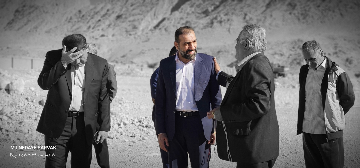دهقان مدیرکل ورزش استان وخوبی مفاون توسعه وهیئت همراه امروزپنج شنیه ازپروژه های ورزشی شهرستان دیدن کردن