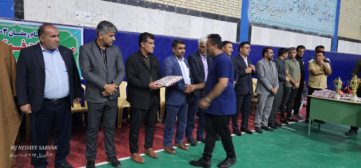 تقدیرازفعال فرهنگی شهرستان