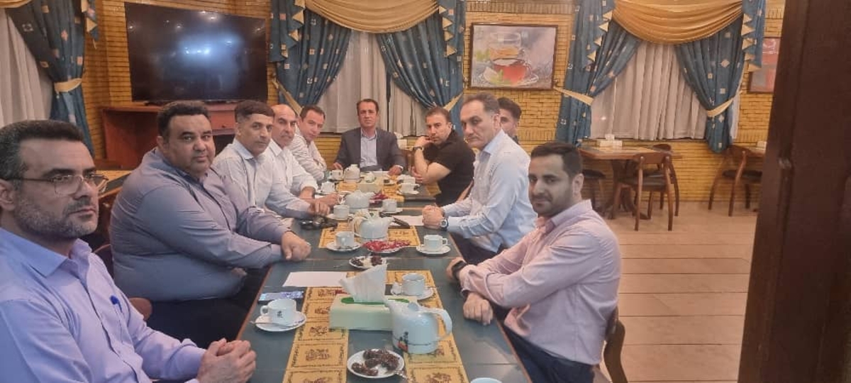 ناظربازی استقلال خوزشتان وهوادار(سازگارجومردیانی)