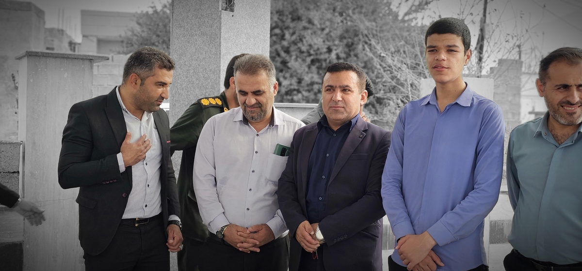 خبرنگاران شهرستان بهمئی درروزخبرنگاربرمزارشهیدان تجدیدمیثاق کردند