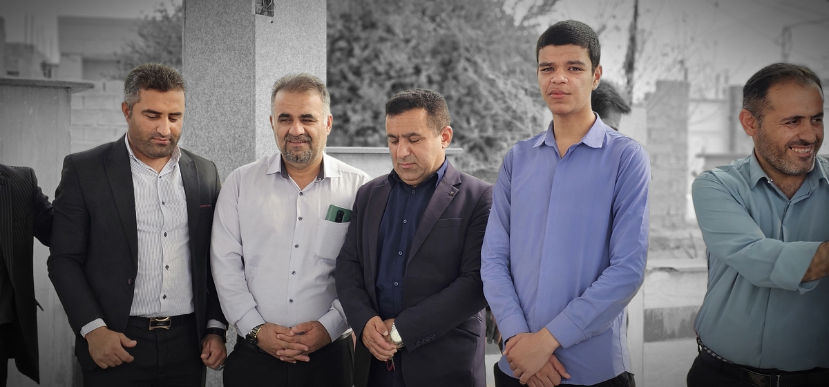 خبرنگاران شهرستان بهمئی درروزخبرنگاربرمزارشهیدان تجدیدمیثاق کردند