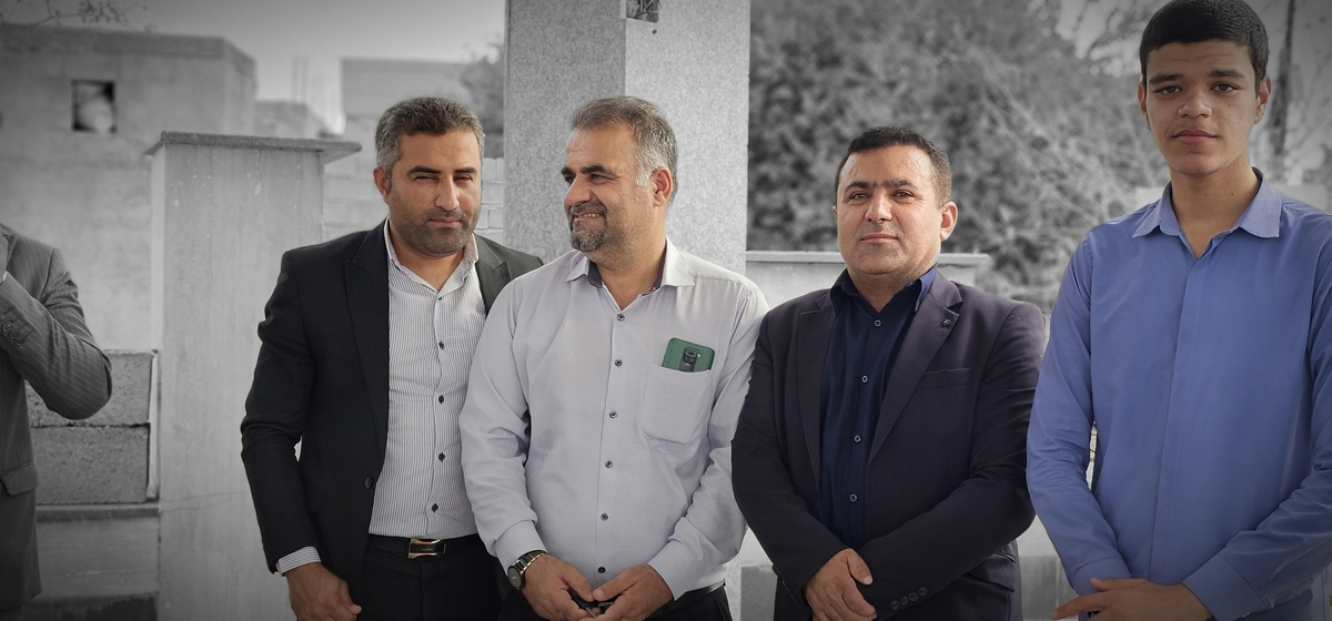 خبرنگاران شهرستان بهمئی درروزخبرنگاربرمزارشهیدان تجدیدمیثاق کردند
