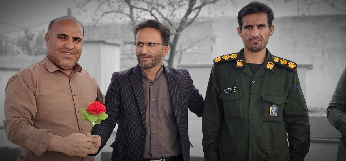 خبرنگاران شهرستان بهمئی درروزخبرنگاربرمزارشهیدان تجدیدمیثاق کردند
