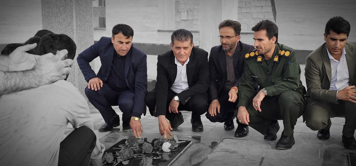 خبرنگاران شهرستان بهمئی درروزخبرنگاربرمزارشهیدان تجدیدمیثاق کردند