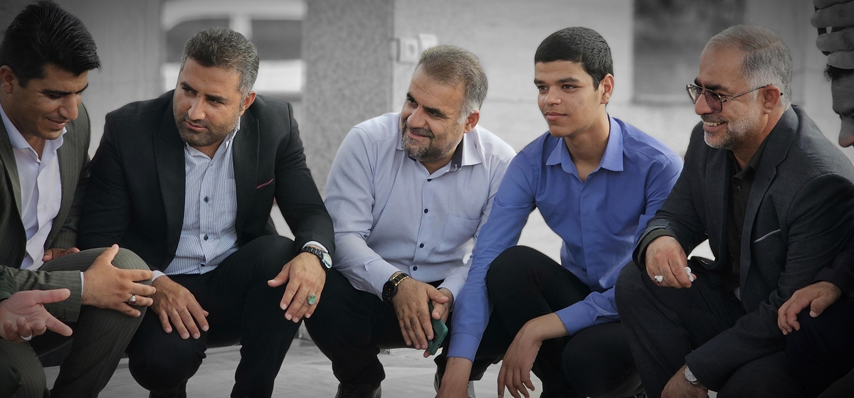 خبرنگاران شهرستان بهمئی درروزخبرنگاربرمزارشهیدان تجدیدمیثاق کردند