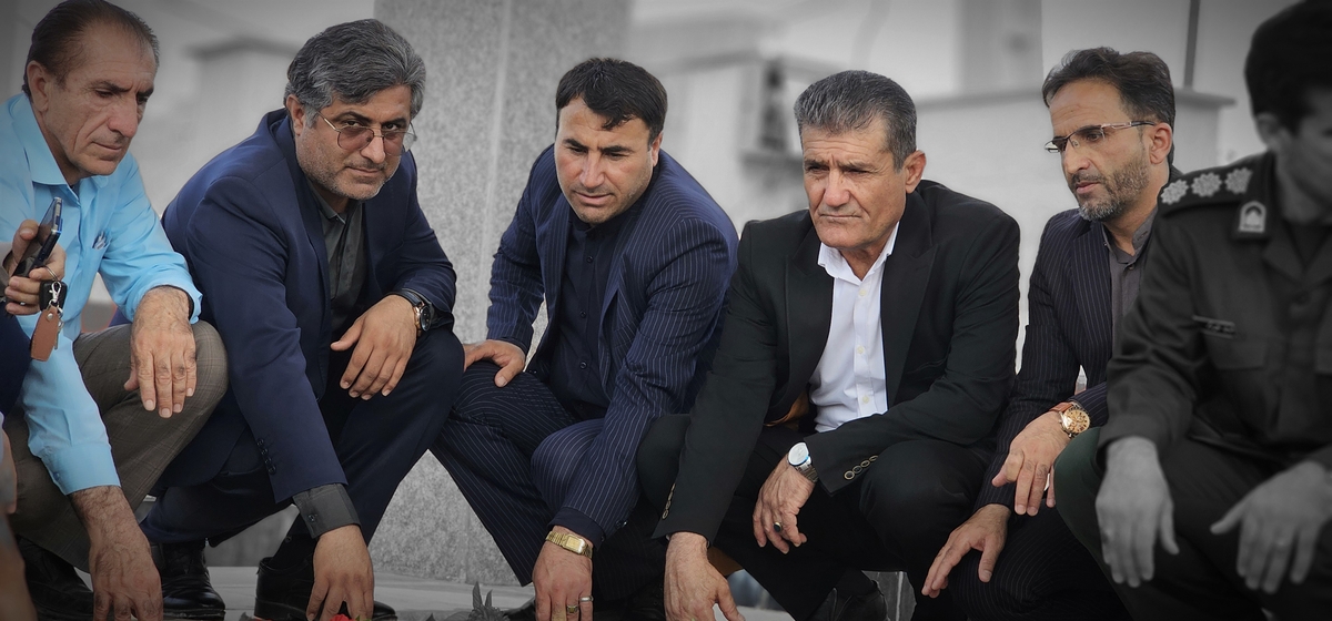 خبرنگاران شهرستان بهمئی درروزخبرنگاربرمزارشهیدان تجدیدمیثاق کردند