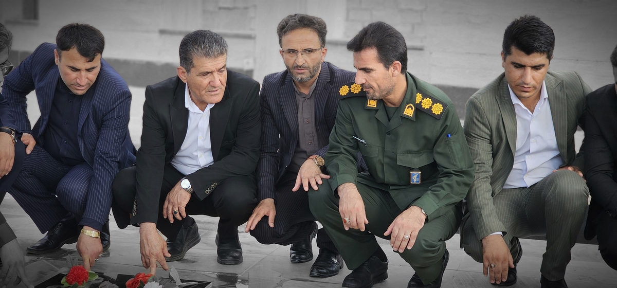 خبرنگاران شهرستان بهمئی درروزخبرنگاربرمزارشهیدان تجدیدمیثاق کردند