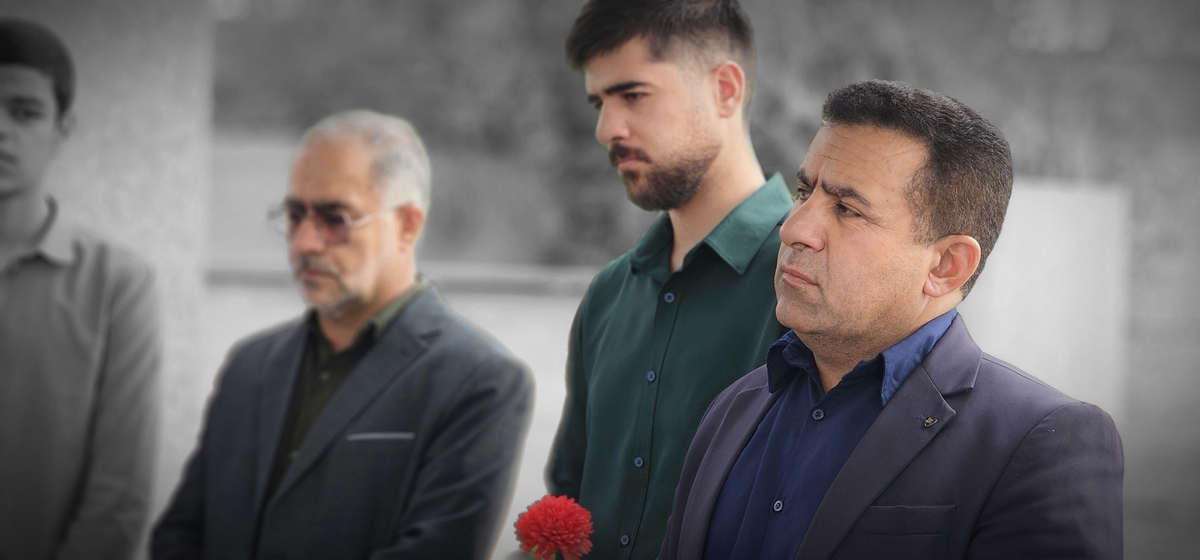 خبرنگاران شهرستان بهمئی درروزخبرنگاربرمزارشهیدان تجدیدمیثاق کردند