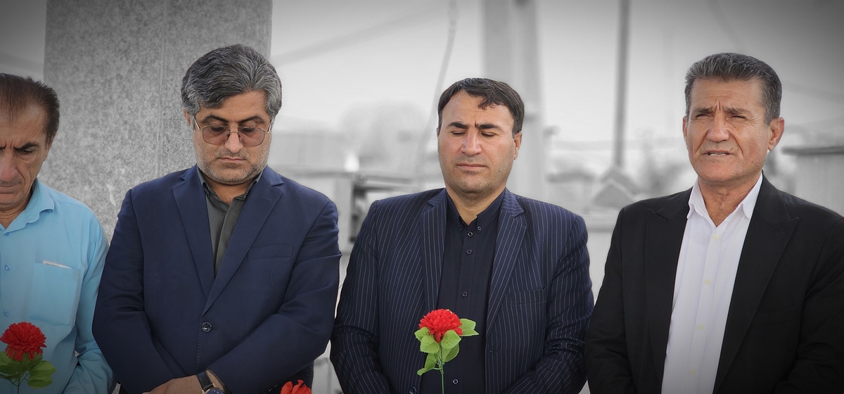 خبرنگاران شهرستان بهمئی درروزخبرنگاربرمزارشهیدان تجدیدمیثاق کردند