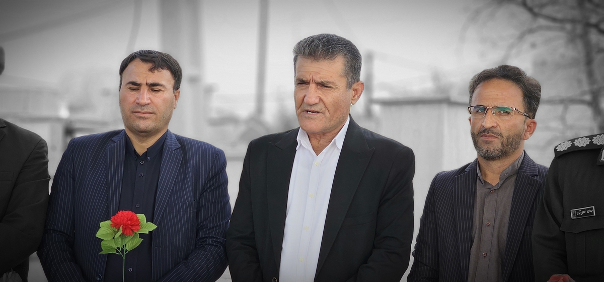 خبرنگاران شهرستان بهمئی درروزخبرنگاربرمزارشهیدان تجدیدمیثاق کردند