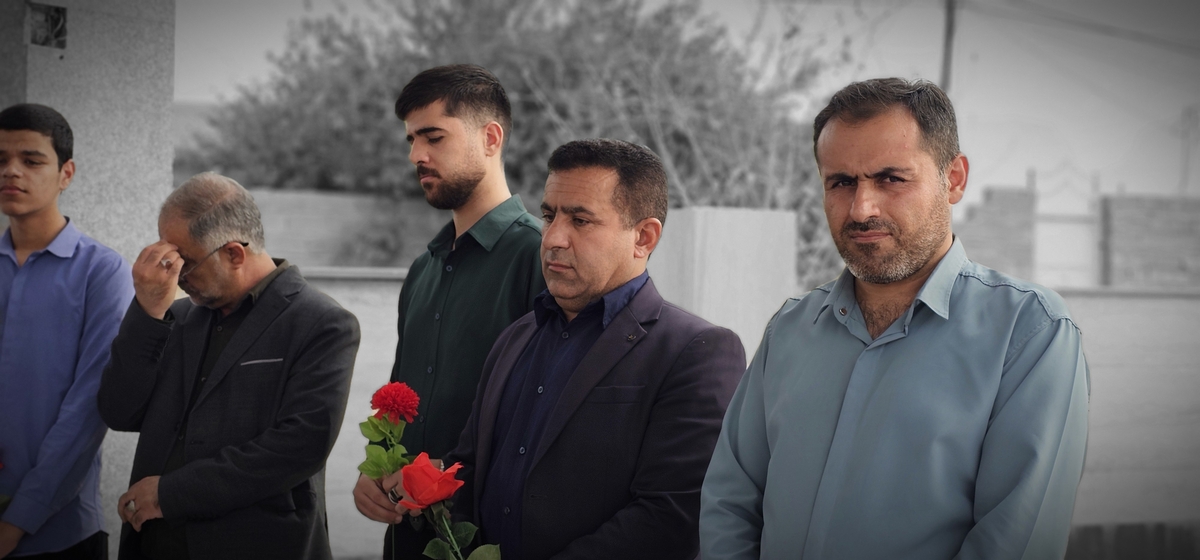 خبرنگاران شهرستان بهمئی درروزخبرنگاربرمزارشهیدان تجدیدمیثاق کردند