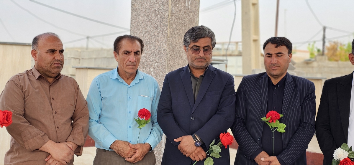 خبرنگاران شهرستان بهمئی درروزخبرنگاربرمزارشهیدان تجدیدمیثاق کردند