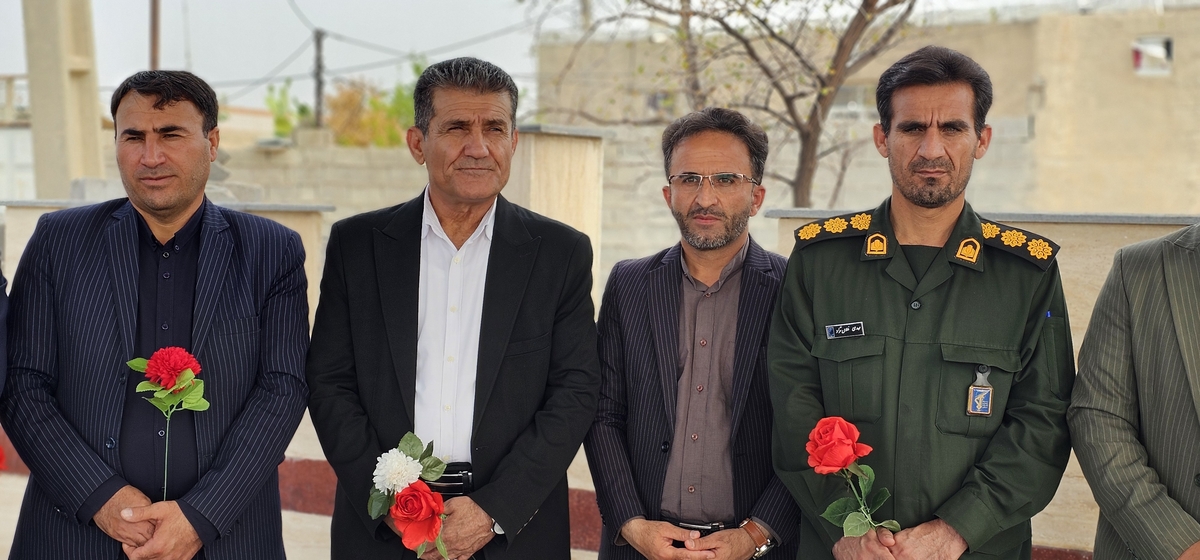 خبرنگاران شهرستان بهمئی درروزخبرنگاربرمزارشهیدان تجدیدمیثاق کردند