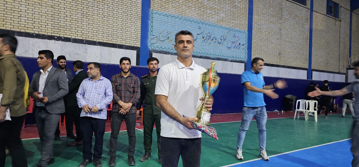 به پایان آمداین دفترحکایت همچنان باقیست