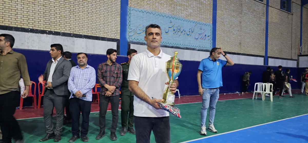 به پایان آمداین دفترحکایت همچنان باقیست