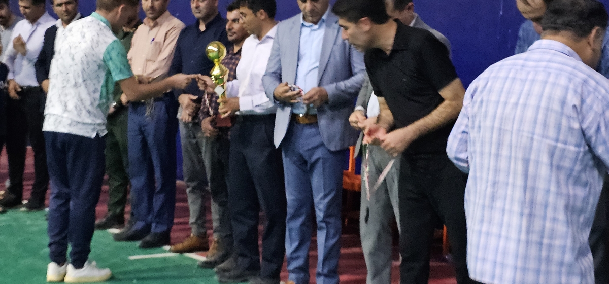 به پایان آمداین دفترحکایت همچنان باقیست