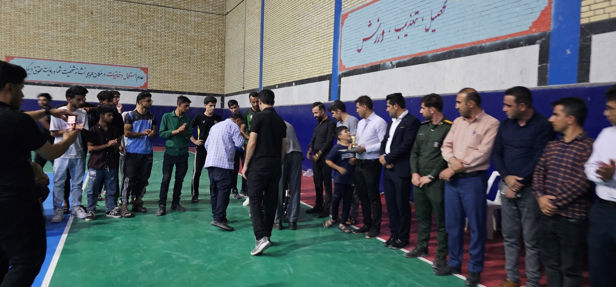 به پایان آمداین دفترحکایت همچنان باقیست