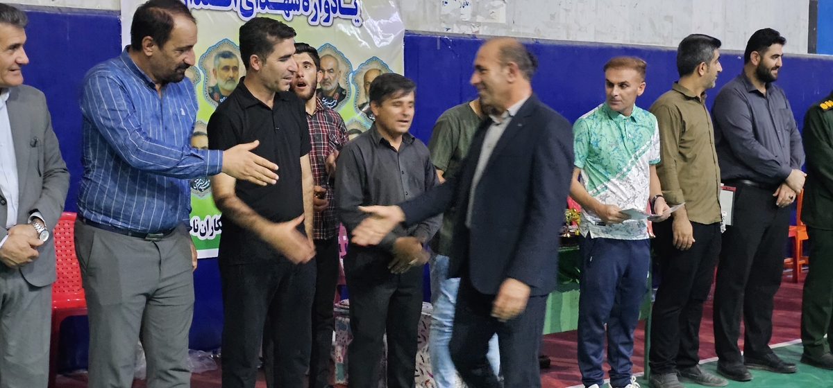 به پایان آمداین دفترحکایت همچنان باقیست