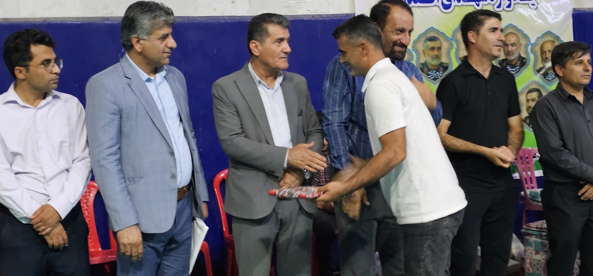 به پایان آمداین دفترحکایت همچنان باقیست