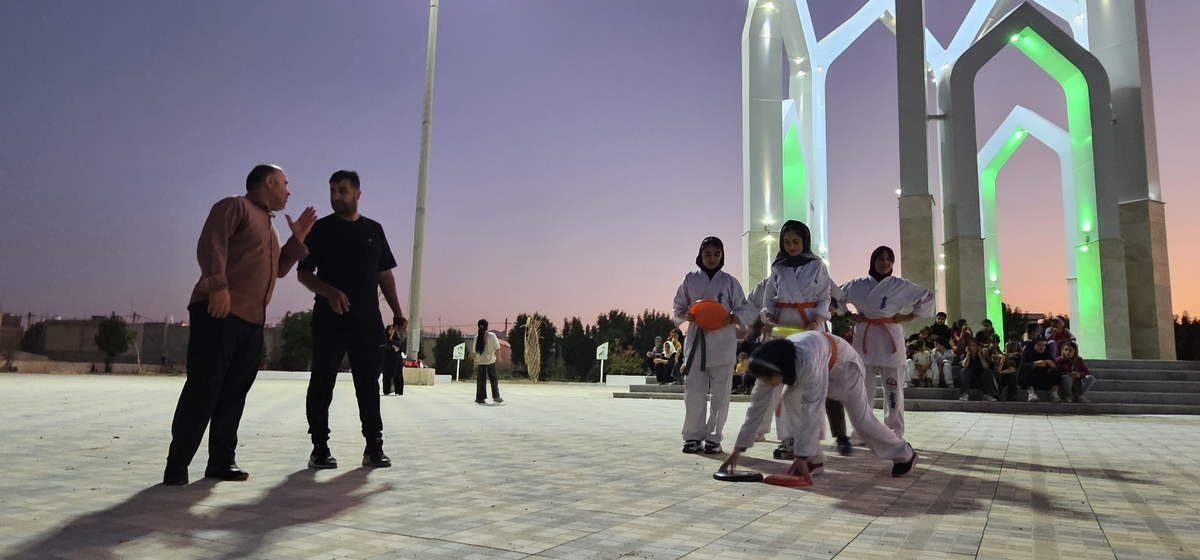 رئیس اداره ورزش وجوانان شهرستان بهمئی(خانم بیوکانی) خبرداد