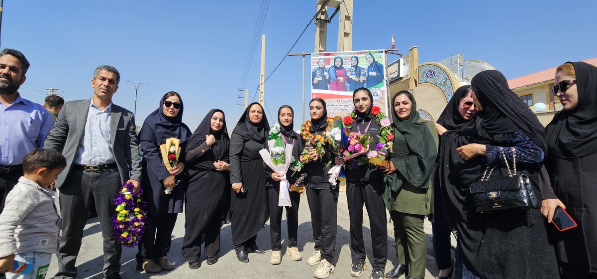 اسقبال بینظرازبانوان مدال اورشهرستان