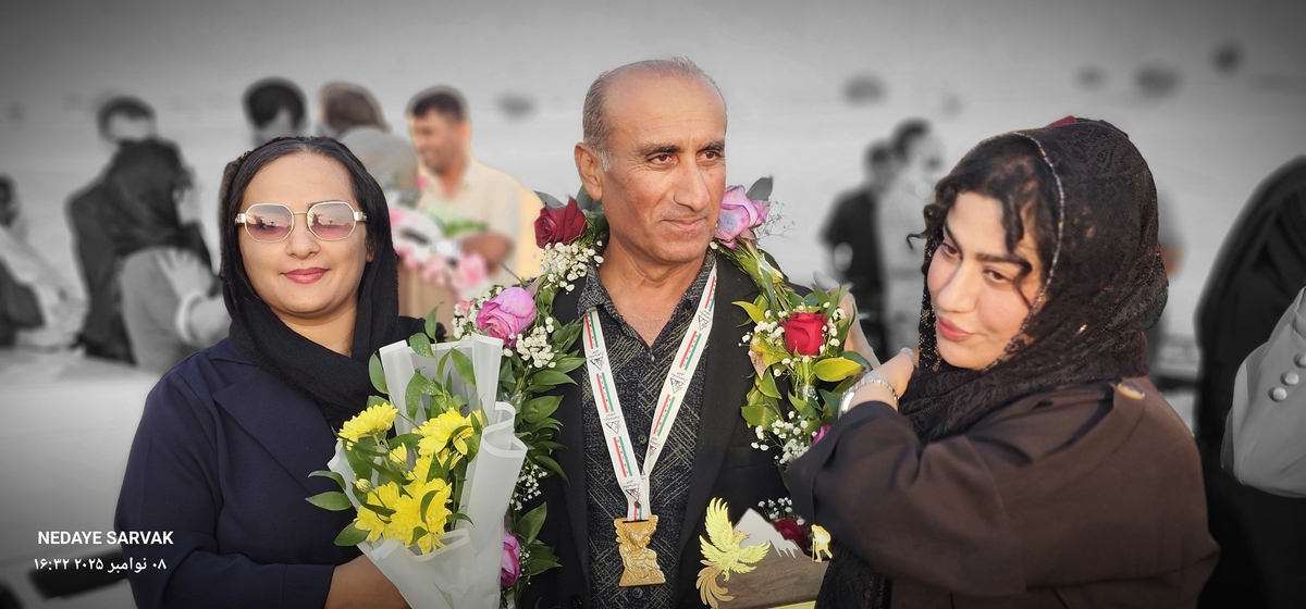 مدال طرح سیمرغ برگردن مصطفایی ازشهرستان بهمئی