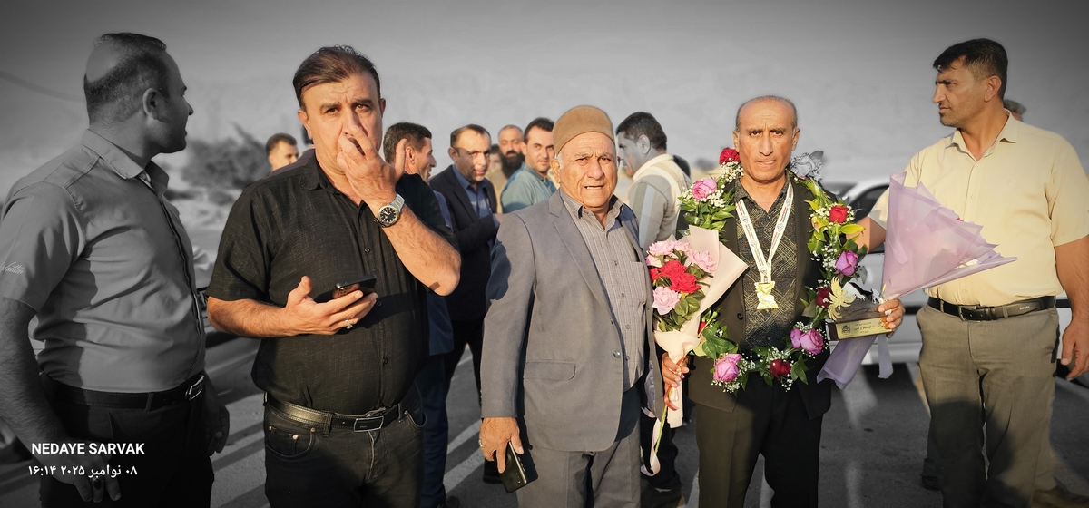 مدال طرح سیمرغ برگردن مصطفایی ازشهرستان بهمئی